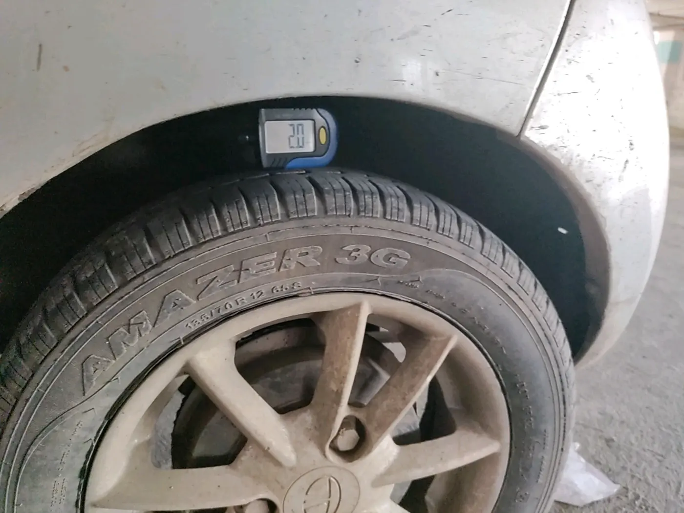 2013 Tata Nano LX, Petrol, Manual, 61,619 km, tyre