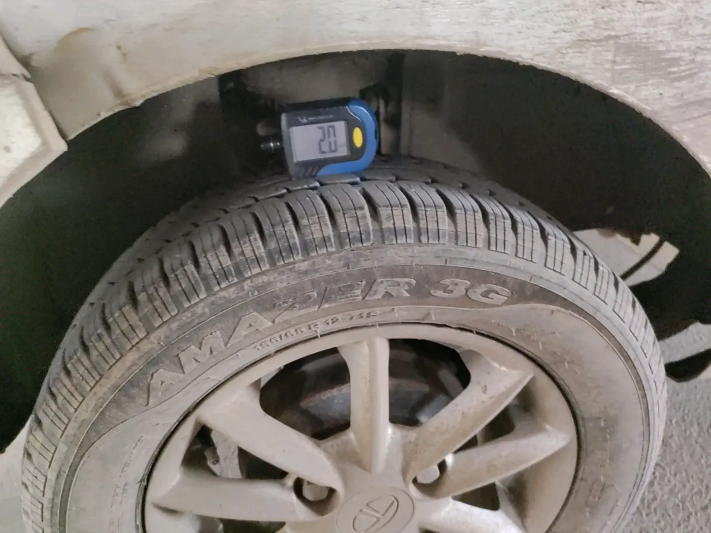 2013 Tata Nano LX, Petrol, Manual, 61,619 km, tyre