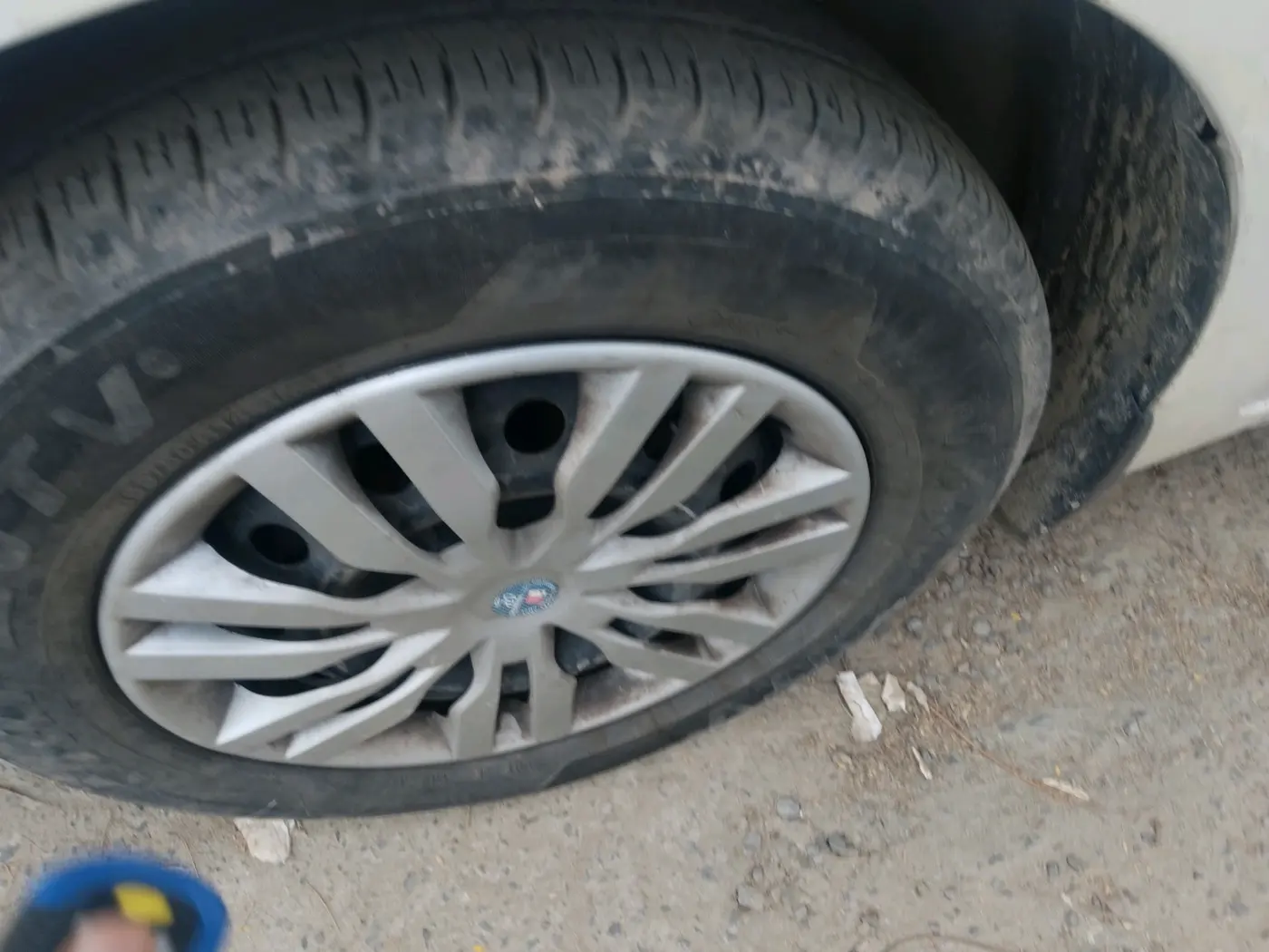 2018 Maruti Dzire LXI, CNG, Manual, 1,17,415 km, tyre