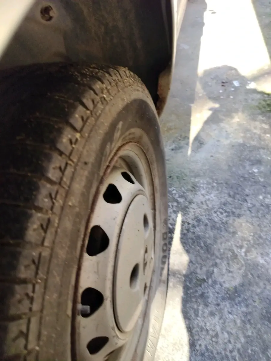 2011 Tata Indica Vista LS TDI, Diesel, Manual, 52,398 km, tyre