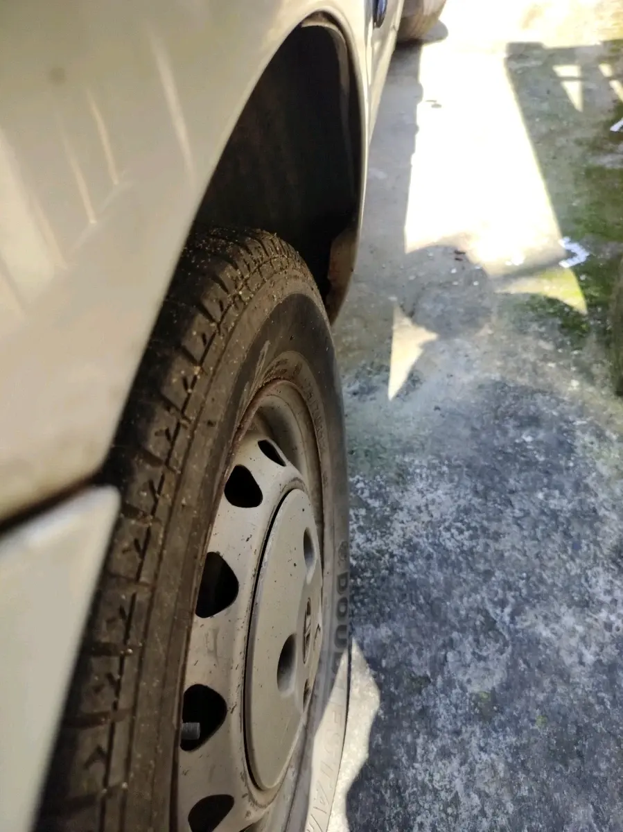 2011 Tata Indica Vista LS TDI, Diesel, Manual, 52,398 km, tyre