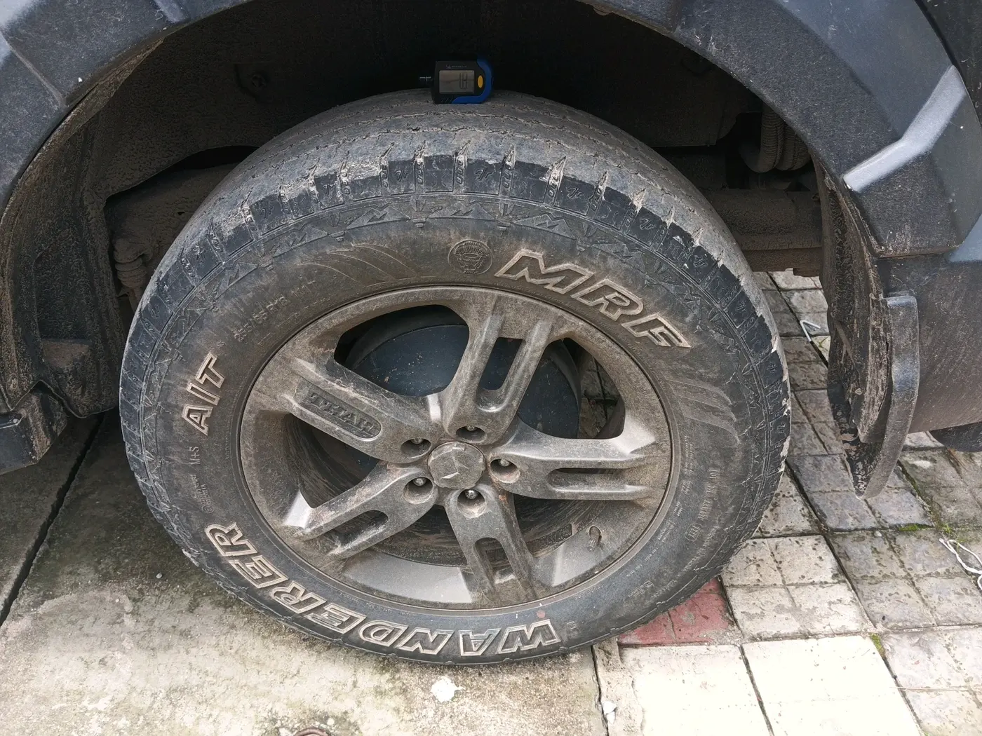 2023 Mahindra Thar LX HARD TOP 4WD MT, Diesel, Manual, 79,463 km, tyre