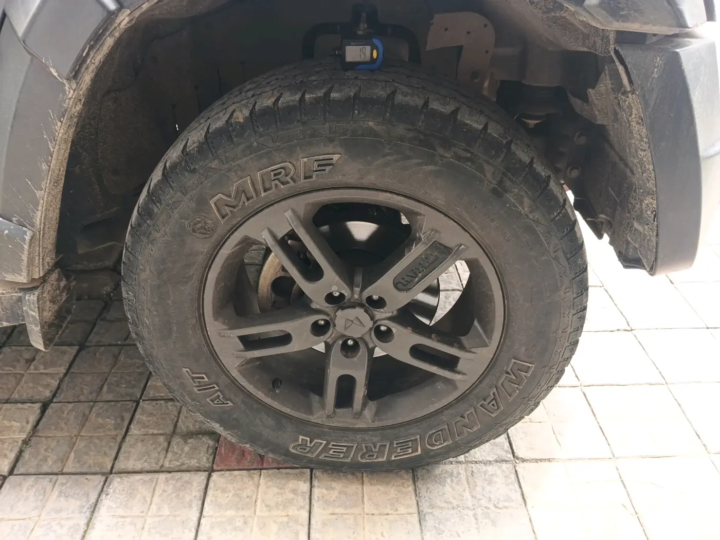 2023 Mahindra Thar LX HARD TOP 4WD MT, Diesel, Manual, 79,463 km, tyre