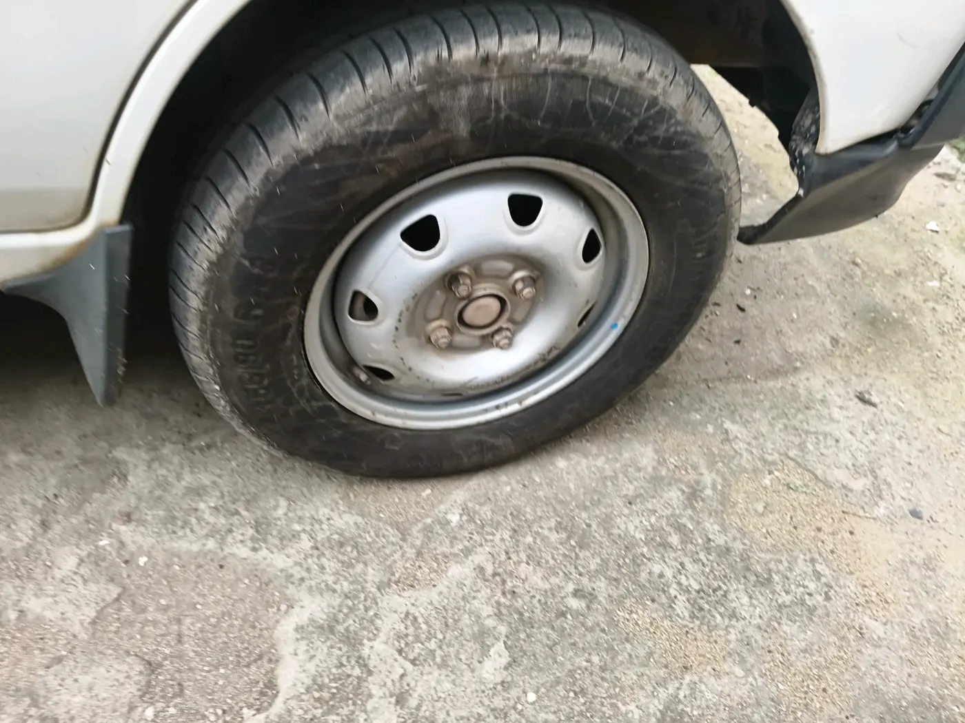 2018 Maruti Eeco 5 STR WITH A/C+HTR, Petrol, Manual, 90,006 km, tyre