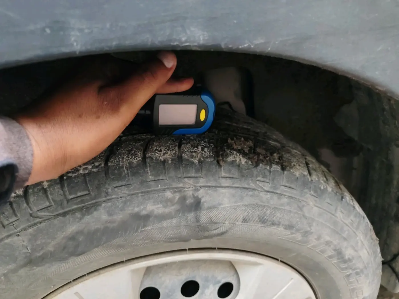 2021 Mahindra XUV300 W6 1.2 PETROL, Petrol, Manual, 1,01,260 km, tyre