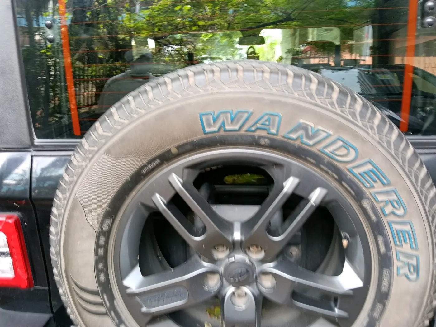2022 Mahindra Thar LX D AT 4WD HT, Diesel, Automatic, 54,713 km, tyre