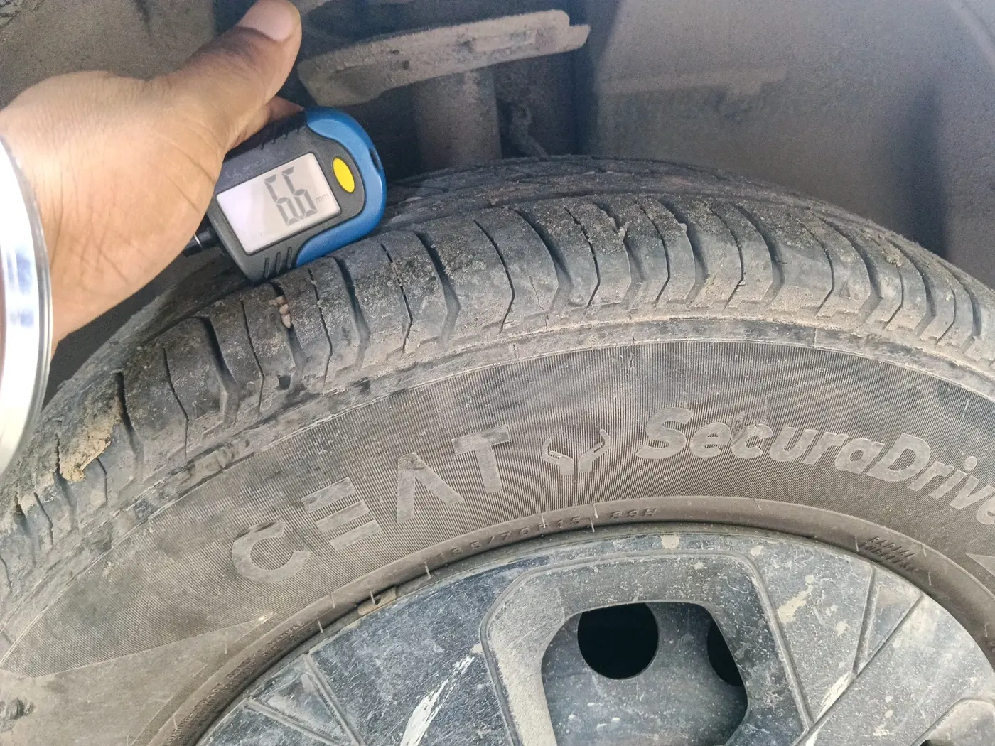 2024 Tata PUNCH Adventure Plus (S) AMT, Petrol, Automatic, 9,550 km, tyre
