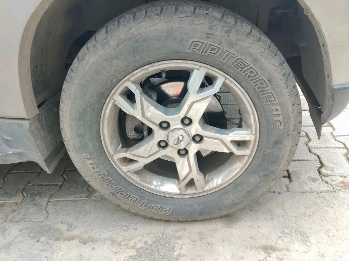 2014 Mahindra Scorpio S10, Diesel, Manual, 1,40,462 km, tyre