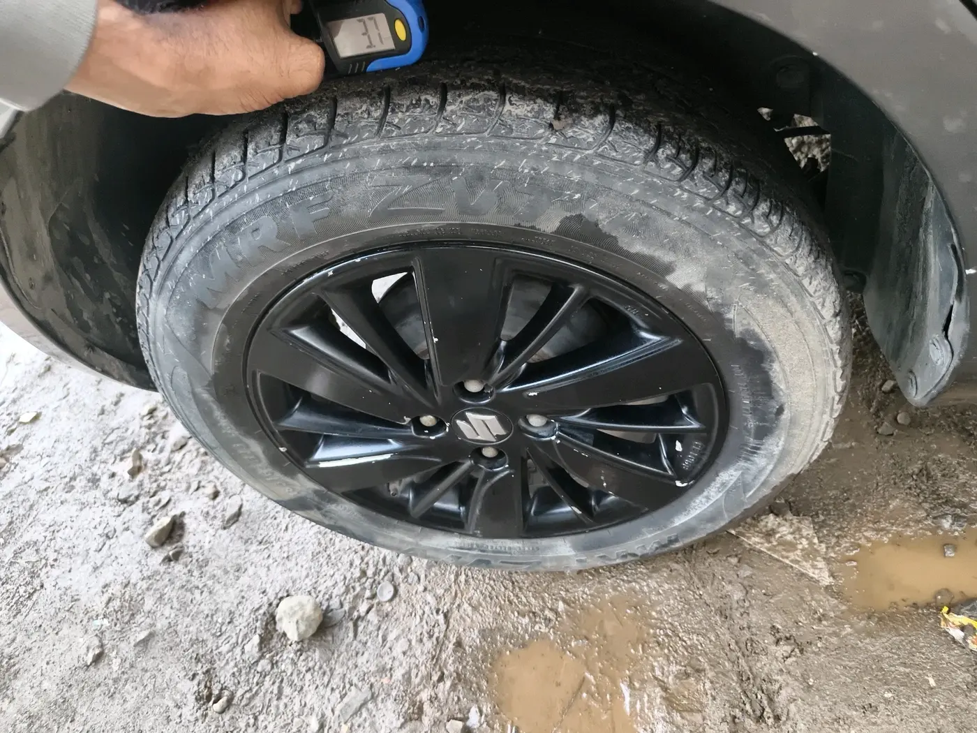 2016 Maruti Swift ZDI, Diesel, Manual, 1,10,951 km, tyre