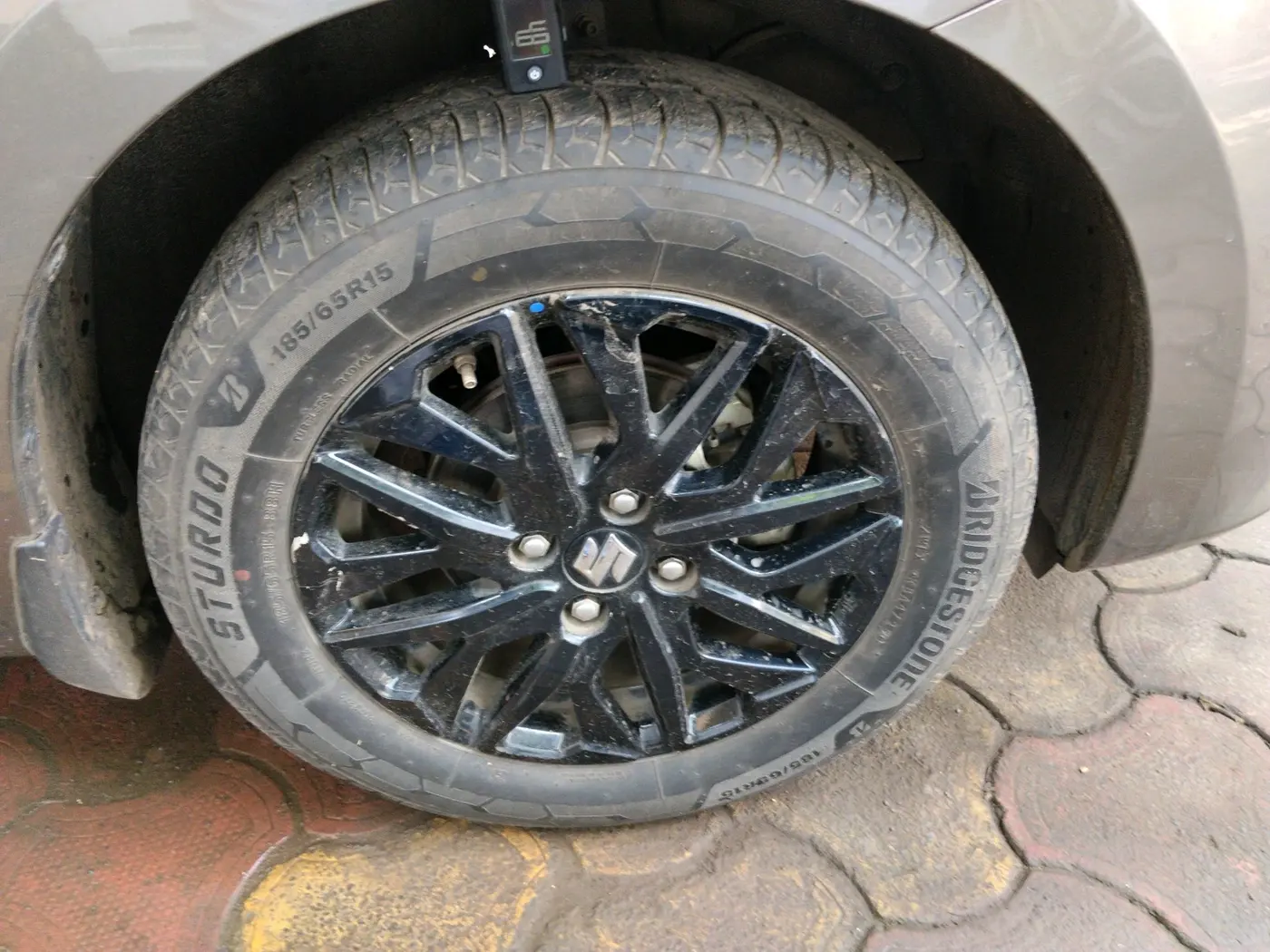 2025 Maruti Dzire ZXi CNG, CNG, Manual, 27,916 km, tyre