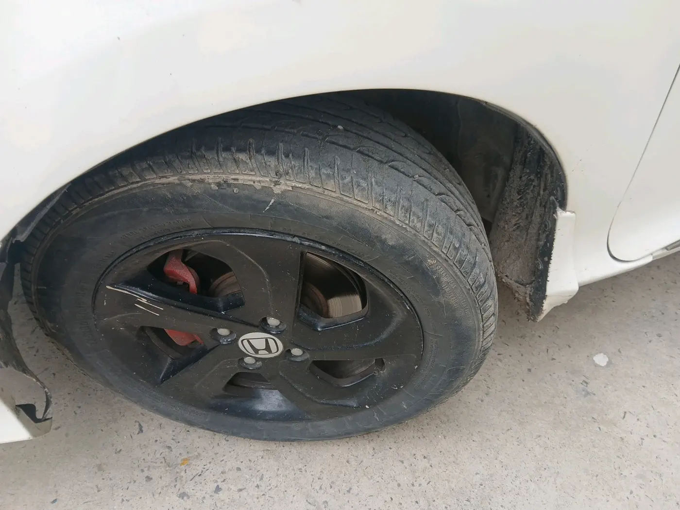 2015 Honda City 1.5L I-VTEC VX CVT, CNG, Automatic, 70,714 km, tyre