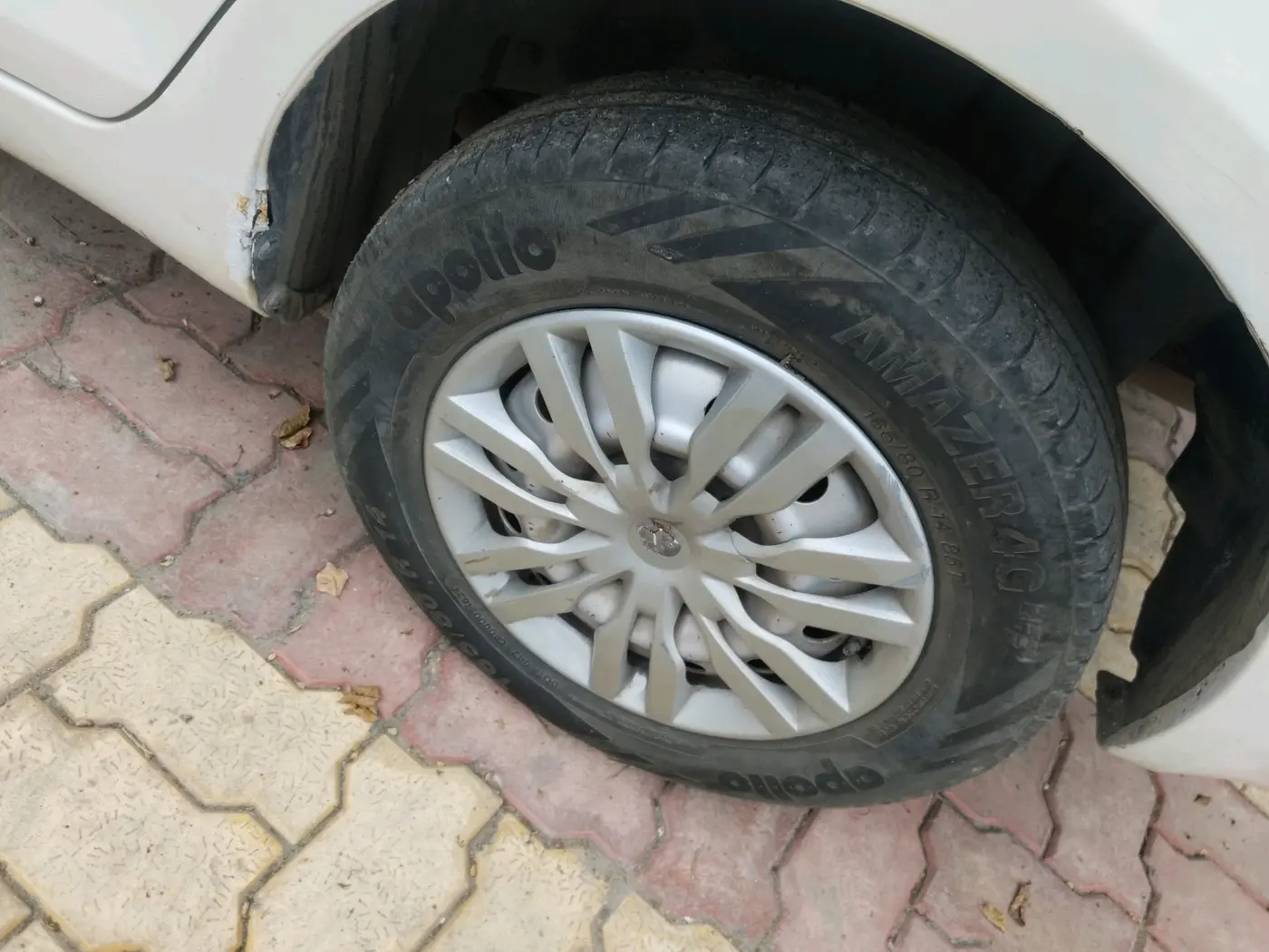 2020 Maruti Swift Dzire TOUR S-CNG (O), CNG, Manual, 85,595 km, tyre