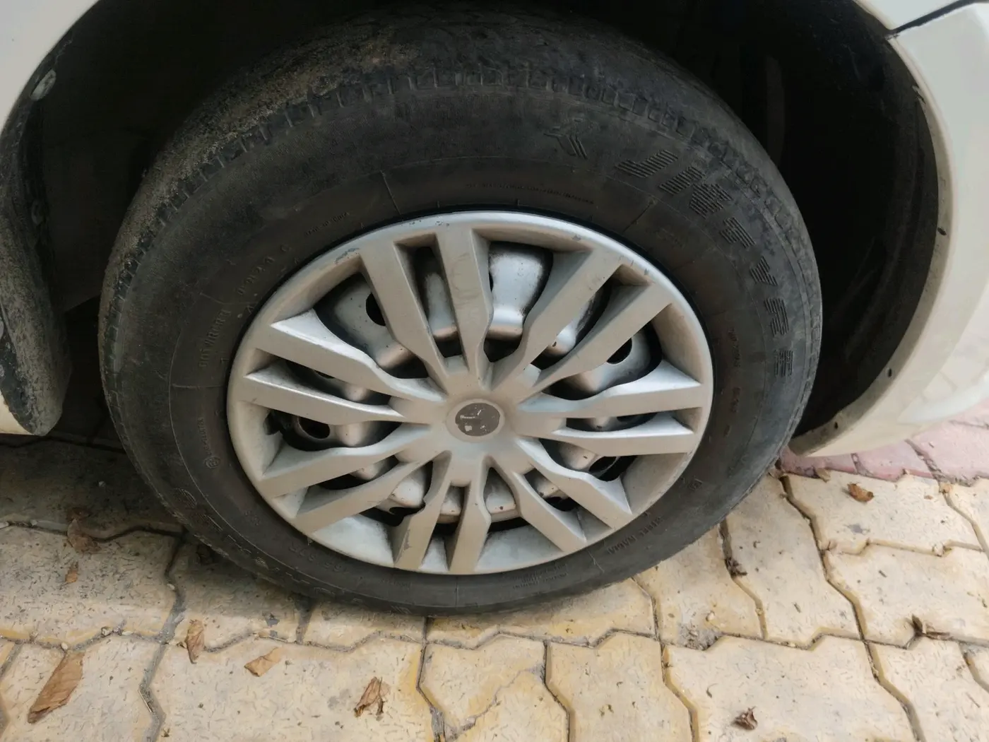 2020 Maruti Swift Dzire TOUR S-CNG (O), CNG, Manual, 85,595 km, tyre