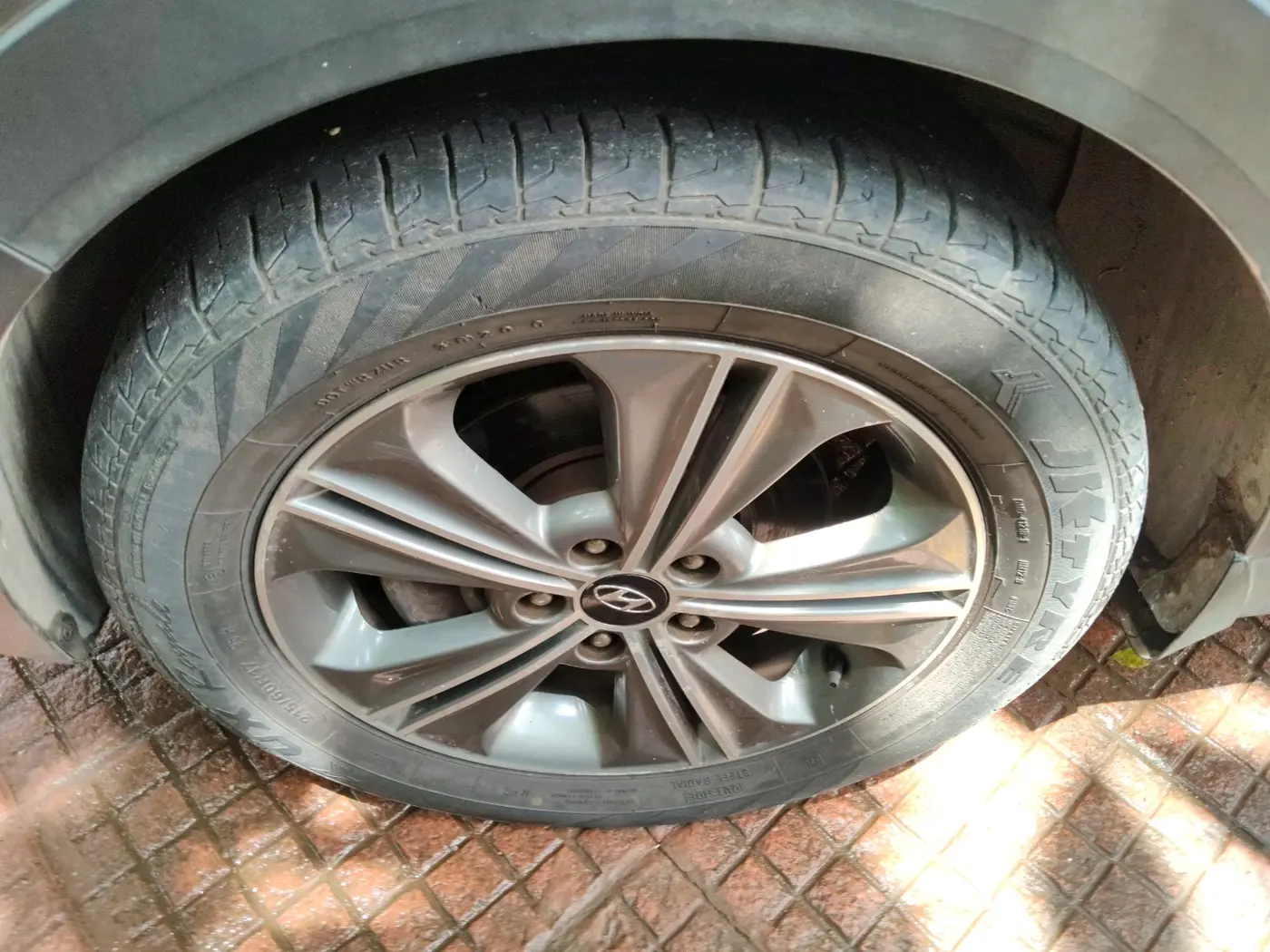 2018 Hyundai Creta SX PLUS AT 1.6 PETROL, Petrol, Automatic, 48,586 km, tyre