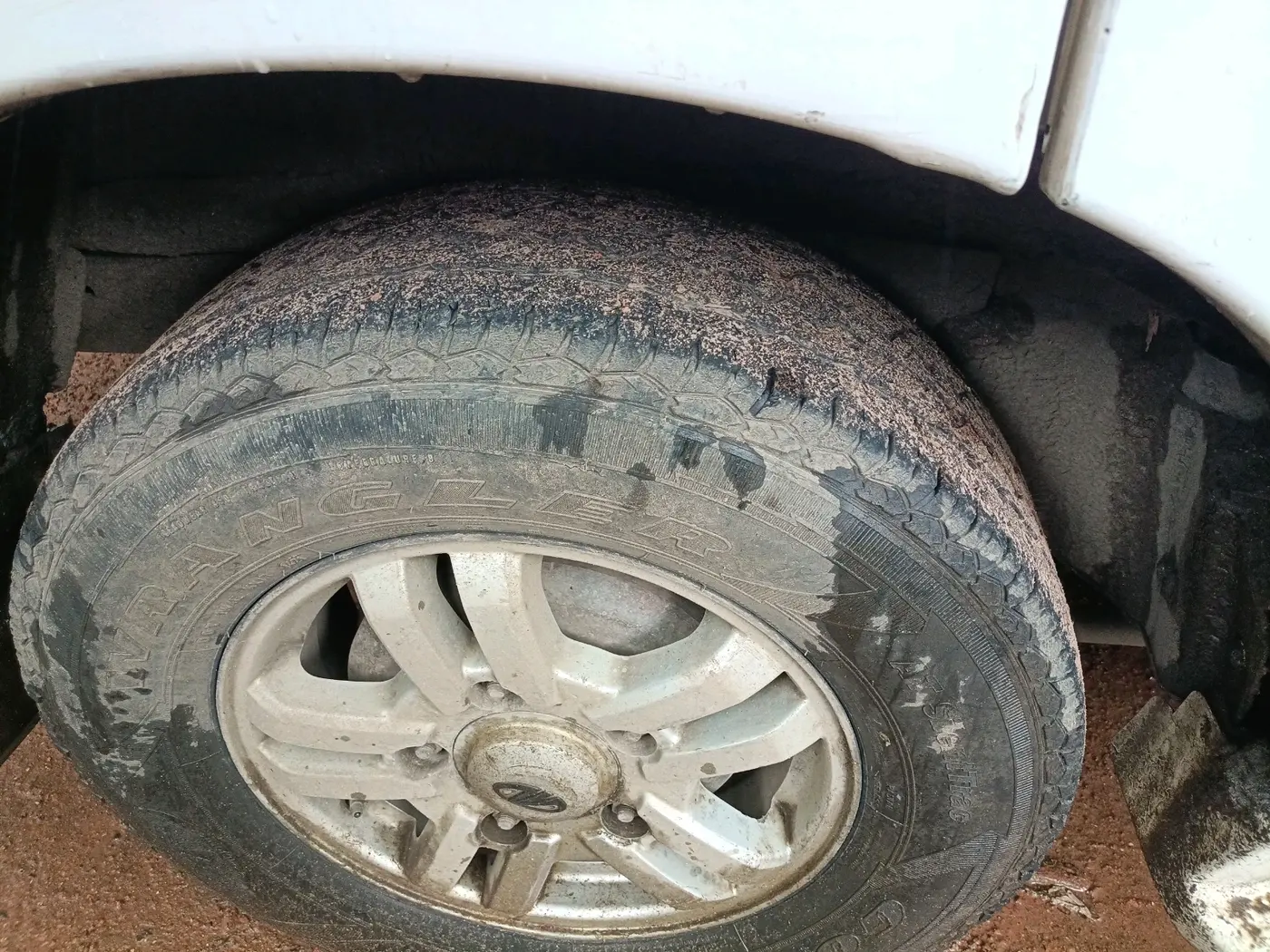 2012 Mahindra Scorpio VLX 2WD, Diesel, Manual, 1,06,411 km, tyre