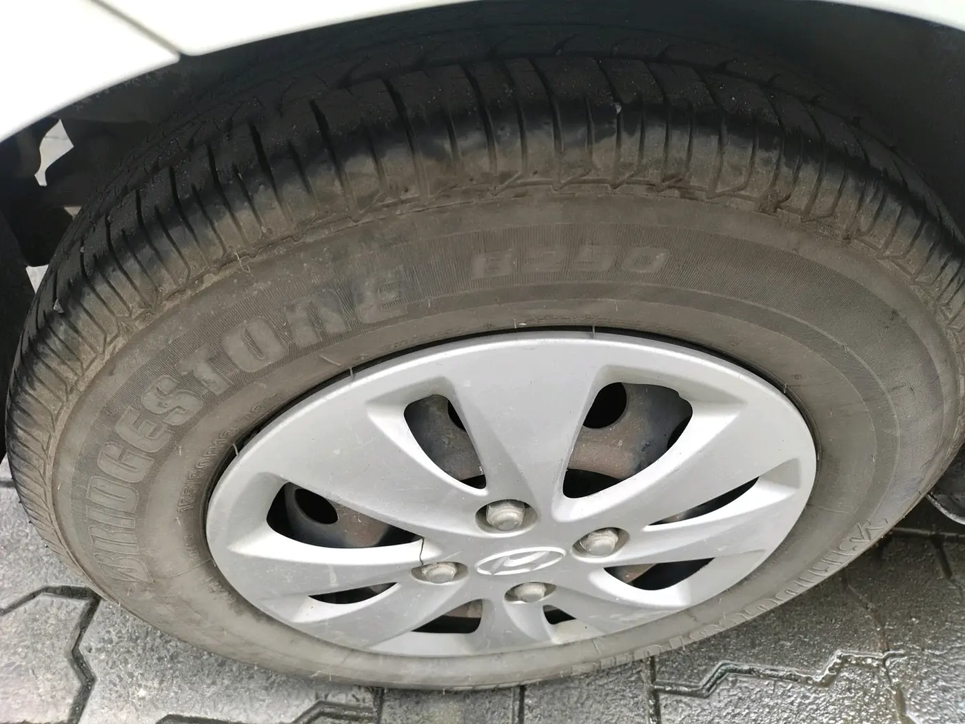 2011 Hyundai i10 SPORTZ 1.2 AT, Petrol, Automatic, 30,030 km, tyre