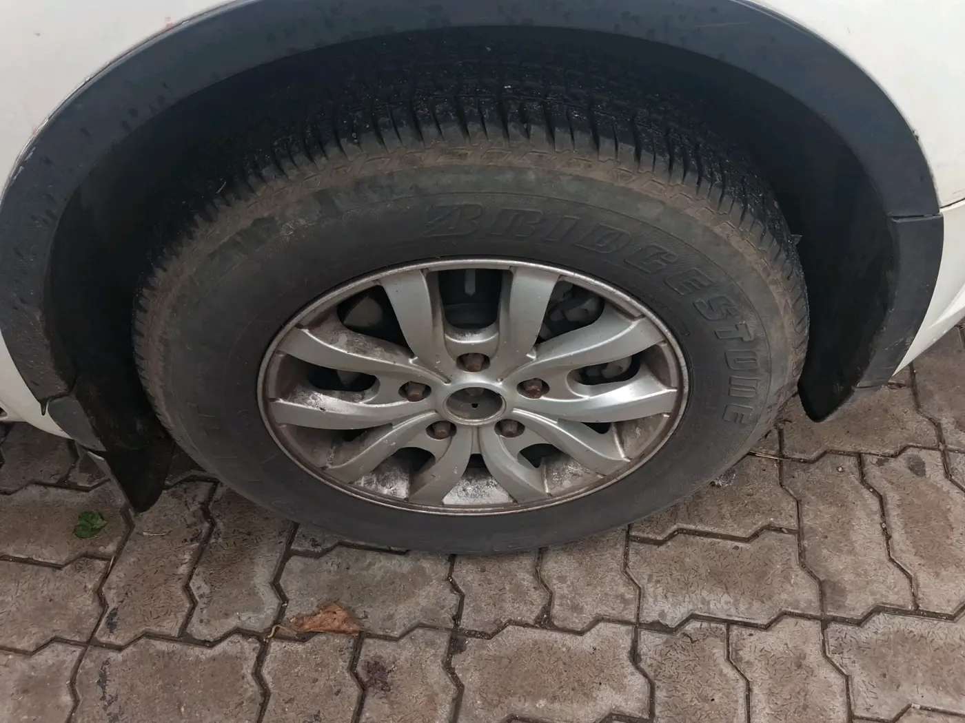 2017 Mahindra XUV500 W10, Diesel, Manual, 88,379 km, tyre