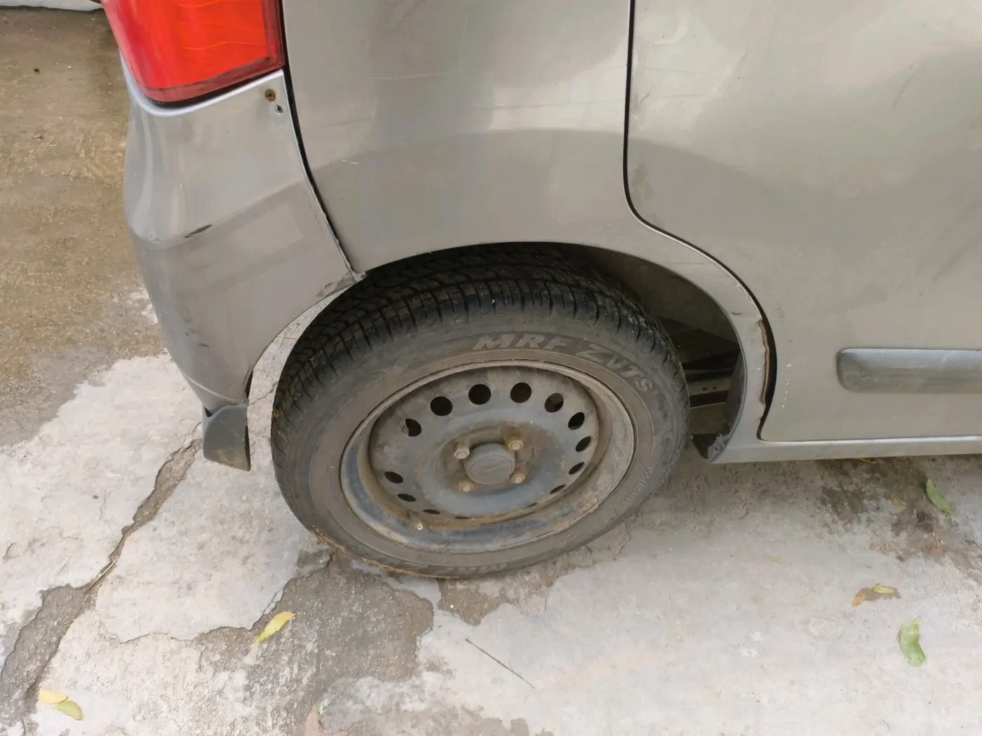 2016 Maruti Wagon R 1.0 VXI, Petrol, Manual, 2,13,700 km, tyre