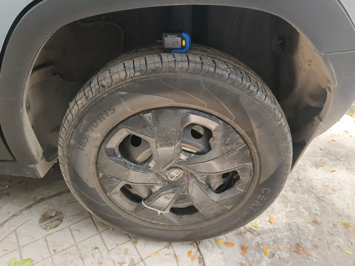 2023 Tata PUNCH ADVENTURE MT, Petrol, Manual, 58,830 km, tyre