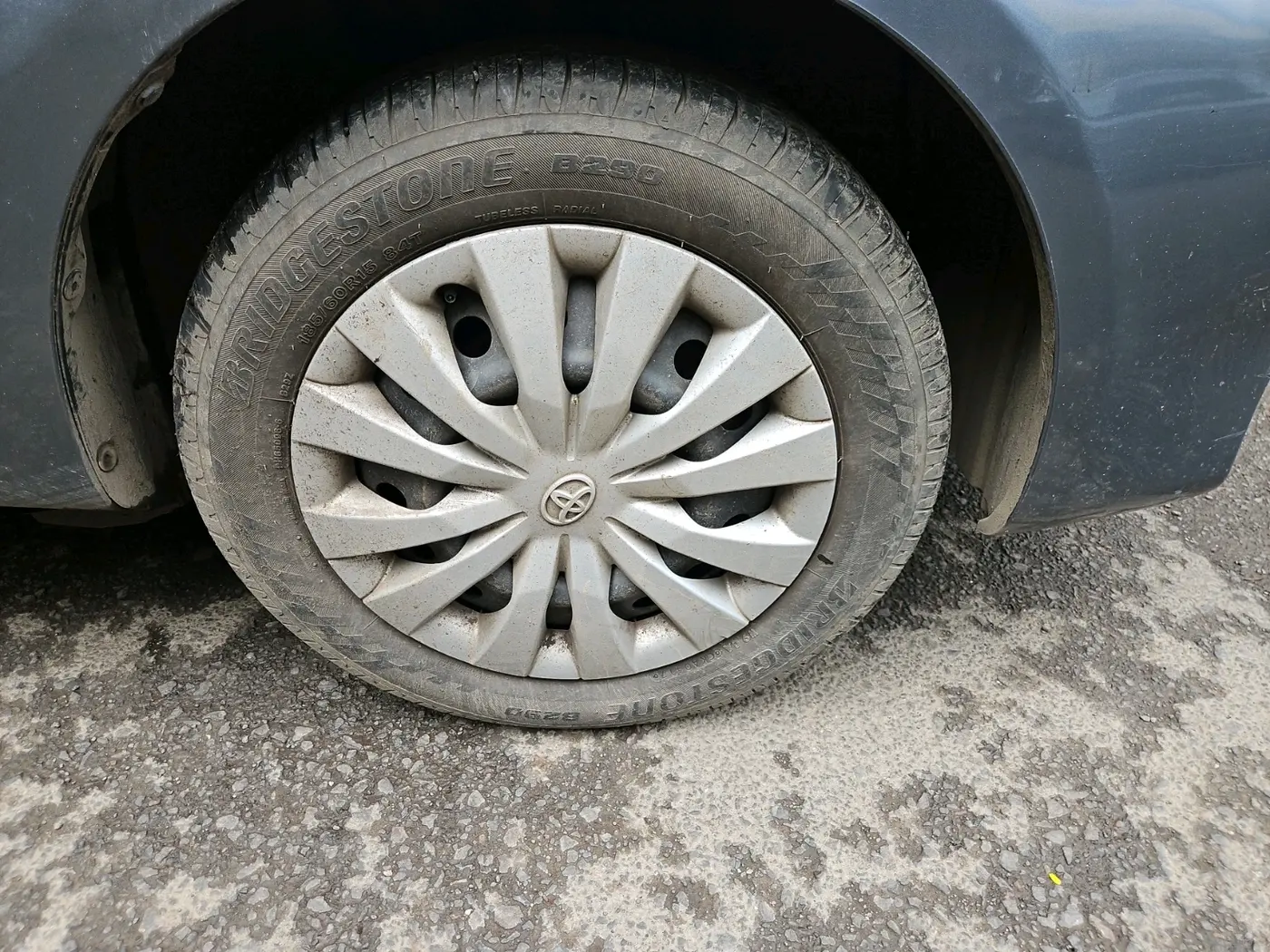 2014 Toyota Etios G, Petrol, Manual, 92,218 km, tyre