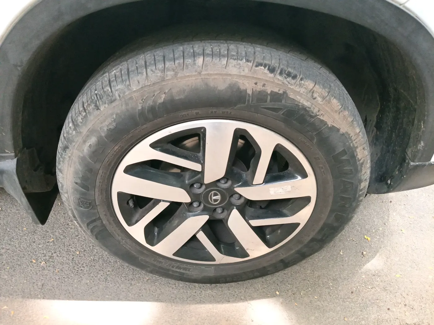 2022 Tata Harrier XZA PLUS 2.0L, Diesel, Automatic, 36,668 km, tyre