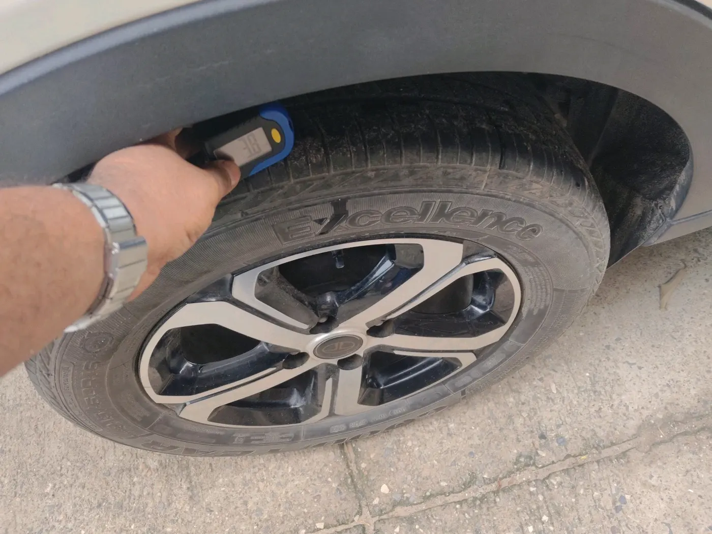 2021 Tata NEXON XZ PLUS PETROL, Petrol, Manual, 30,967 km, tyre