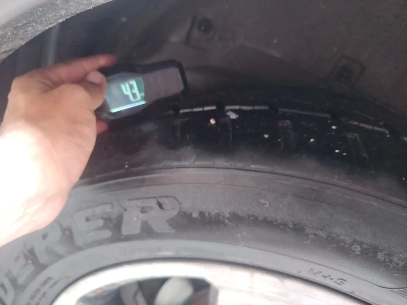 2019 Tata Hexa XTA 4X2 7 STR, Diesel, Automatic, 1,24,318 km, tyre