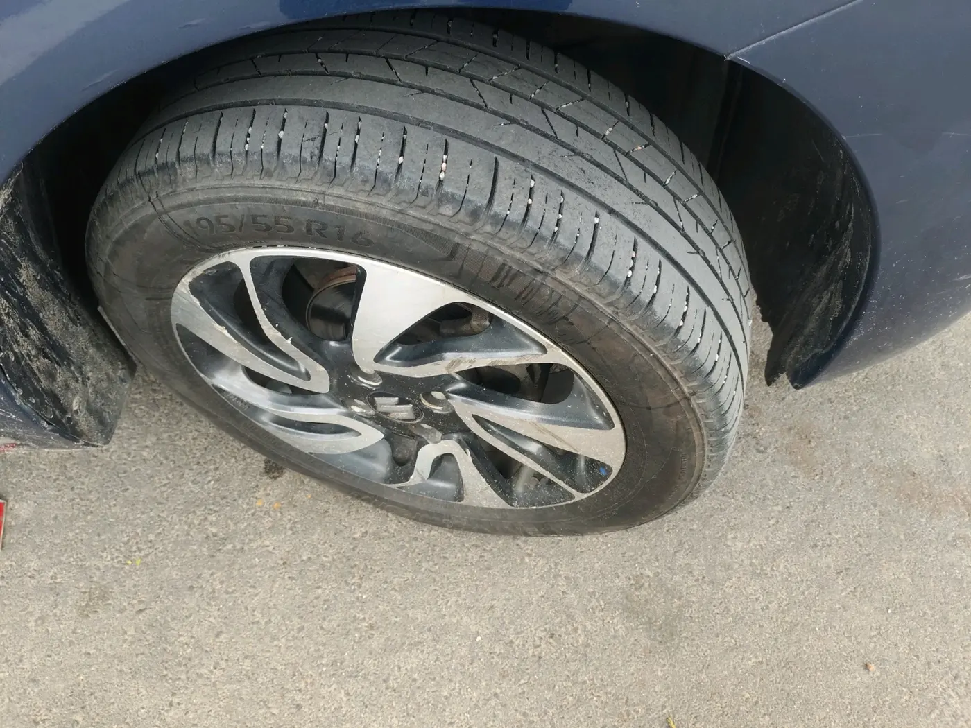 2019 Maruti Baleno ZETA PETROL 1.2, Petrol, Manual, 1,24,040 km, tyre