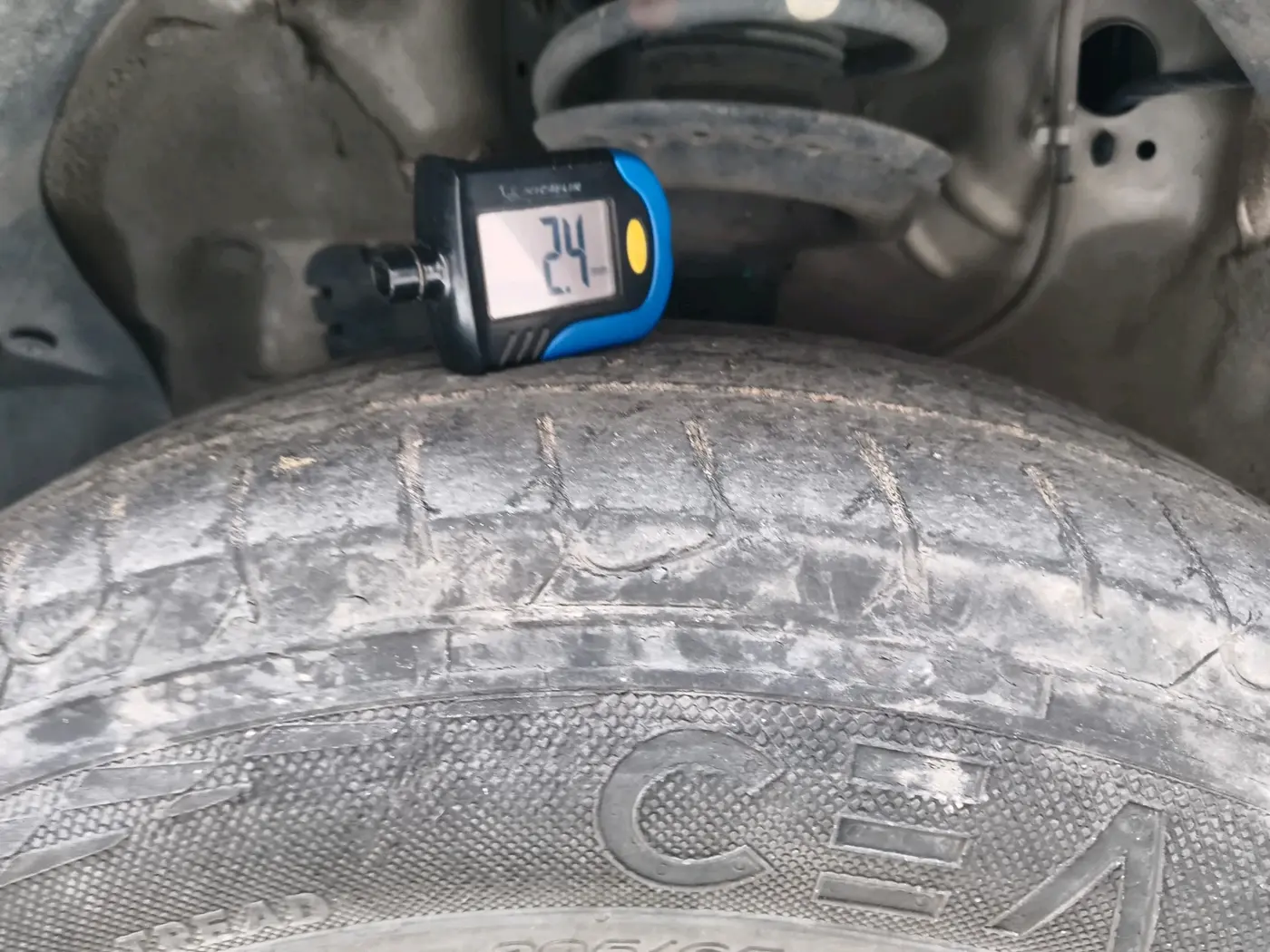 2015 Hyundai Creta SX PLUS AT 1.6 DIESEL, Diesel, Automatic, 1,25,568 km, tyre