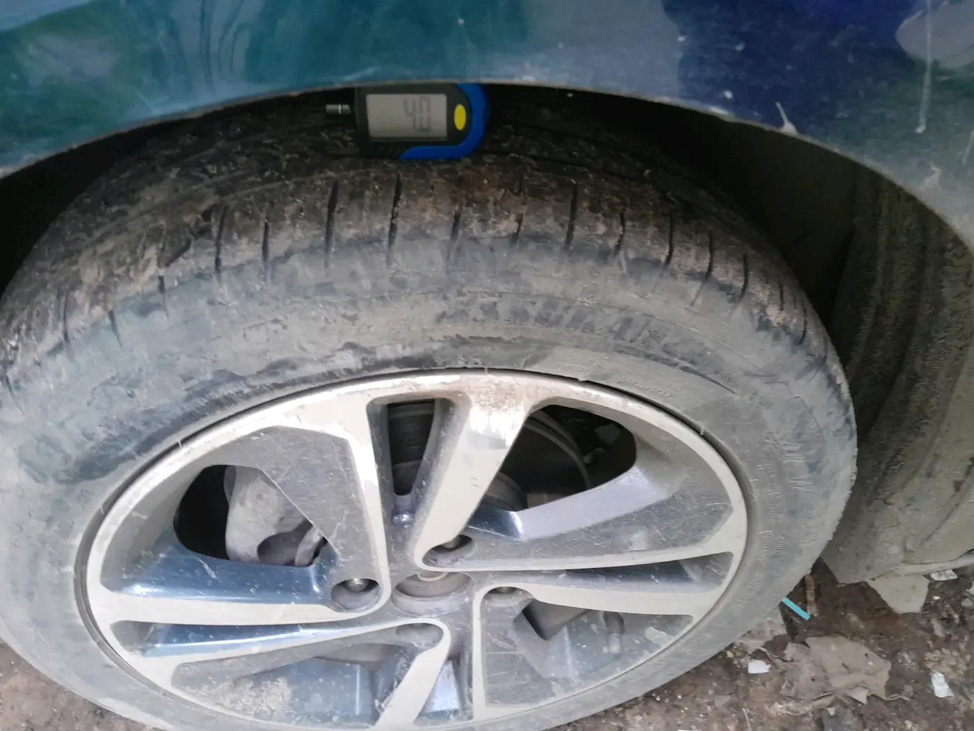 2023 Tata ALTROZ XZ CNG, CNG, Manual, 69,543 km, tyre