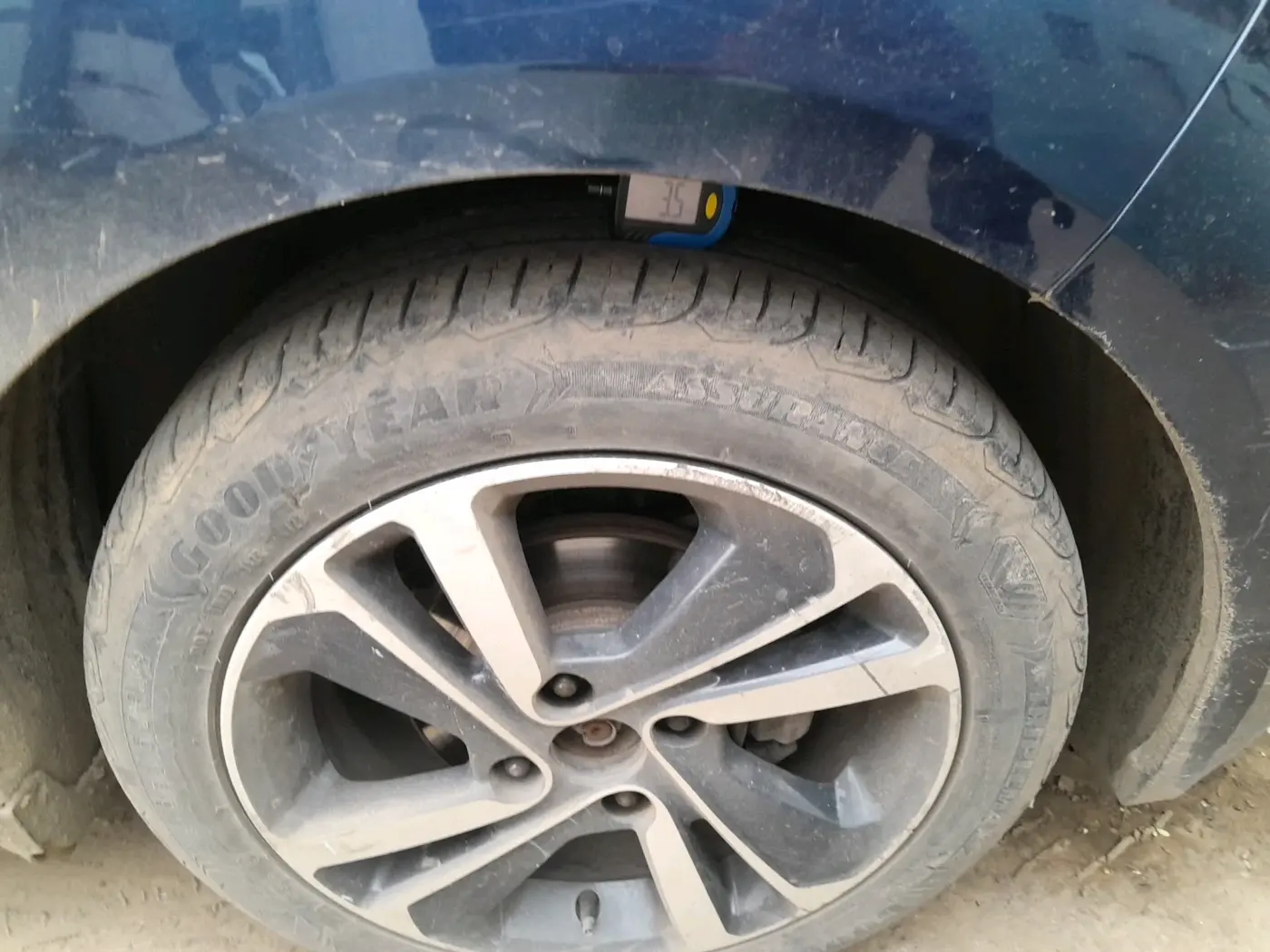 2023 Tata ALTROZ XZ CNG, CNG, Manual, 69,543 km, tyre