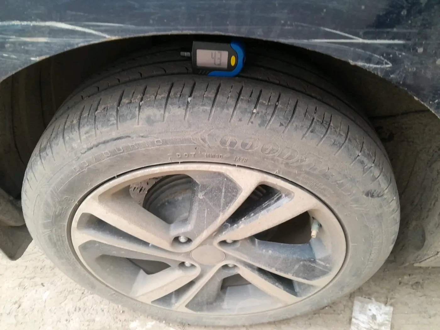 2023 Tata ALTROZ XZ CNG, CNG, Manual, 69,543 km, tyre
