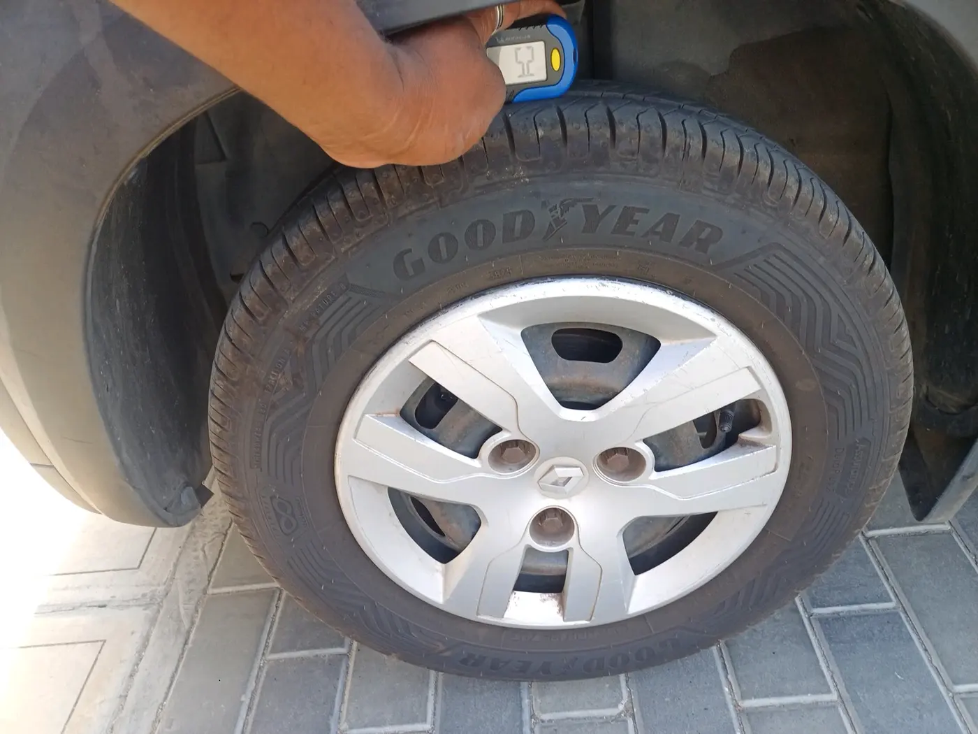 2019 Renault Kwid RXL, Petrol, Manual, 65,745 km, tyre