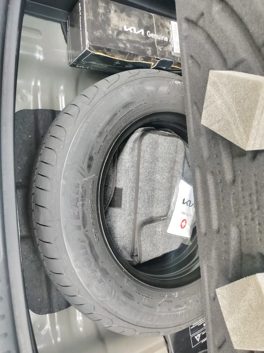 2025 KIA SELTOS HTX (O) 1.5 Petrol iVT, Petrol, Automatic, 7,811 km, tyre