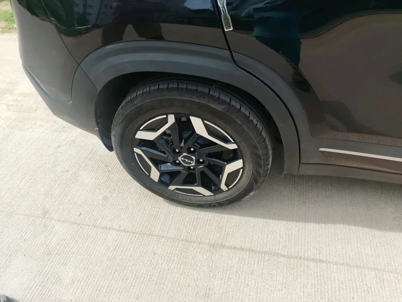 2025 KIA SELTOS HTX (O) 1.5 Petrol iVT, Petrol, Automatic, 7,811 km, tyre