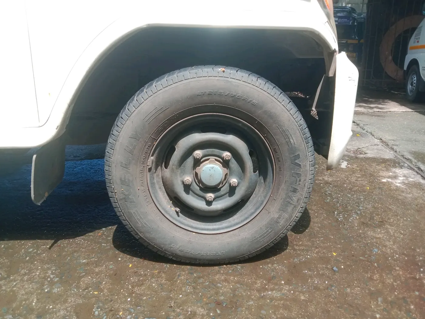 2019 Mahindra Bolero POWER PLUS SLE, Diesel, Manual, 93,304 km, tyre