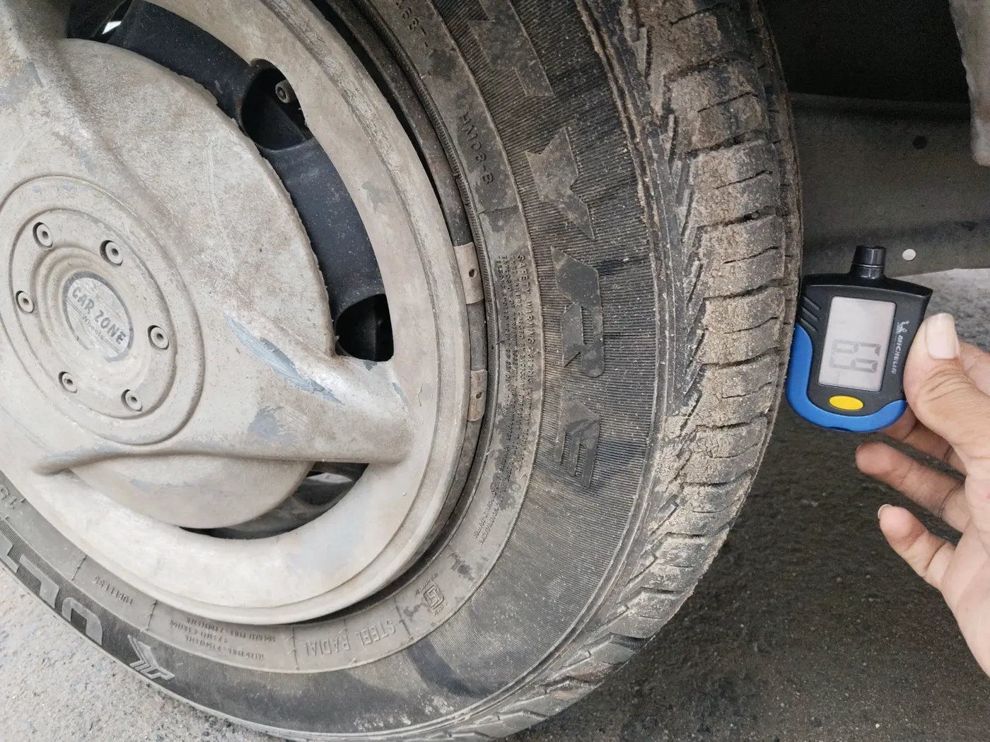 2015 Maruti Eeco 5 STR WITH A/C+HTR CNG, CNG, Manual, 60,000 km, tyre