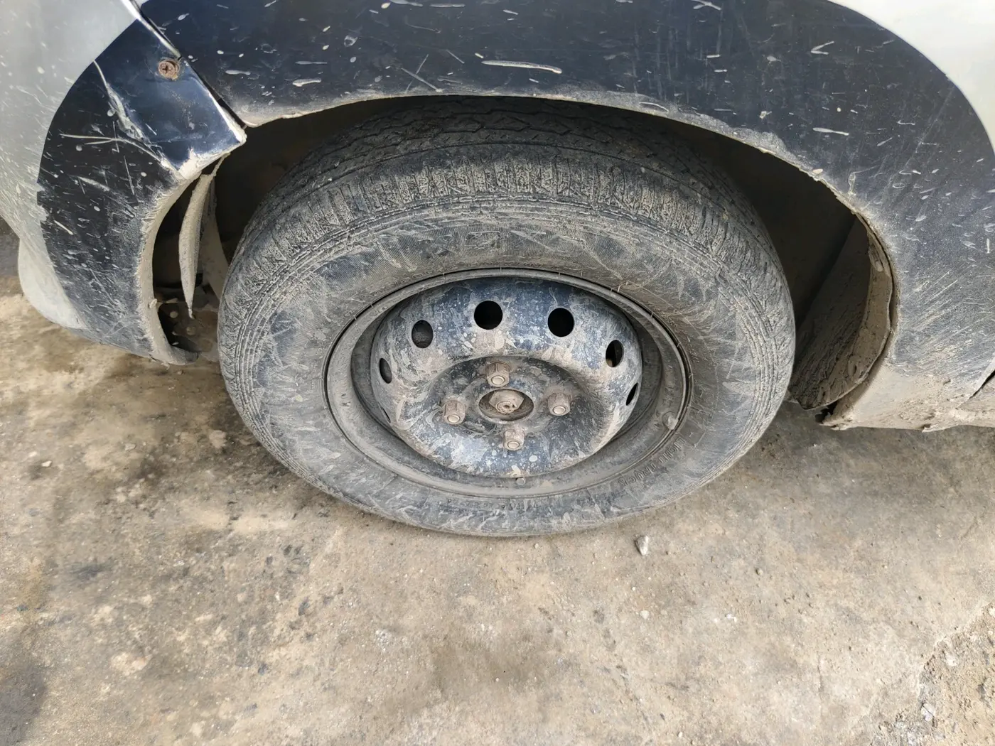 2012 Maruti Alto 800 LXI CNG, CNG, Manual, 1,16,936 km, tyre