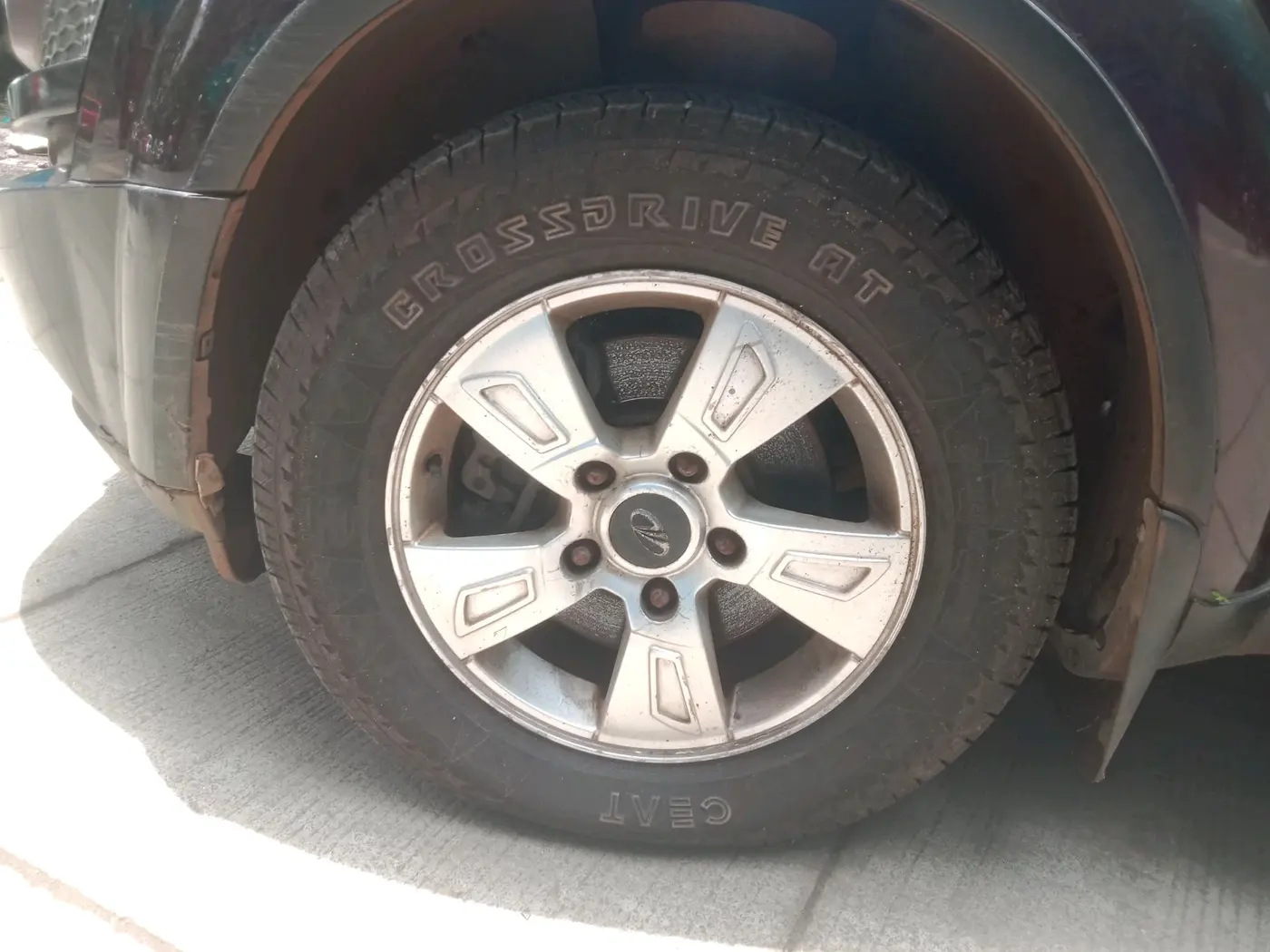 2015 Mahindra XUV500 W8, Diesel, Manual, 92,525 km, tyre
