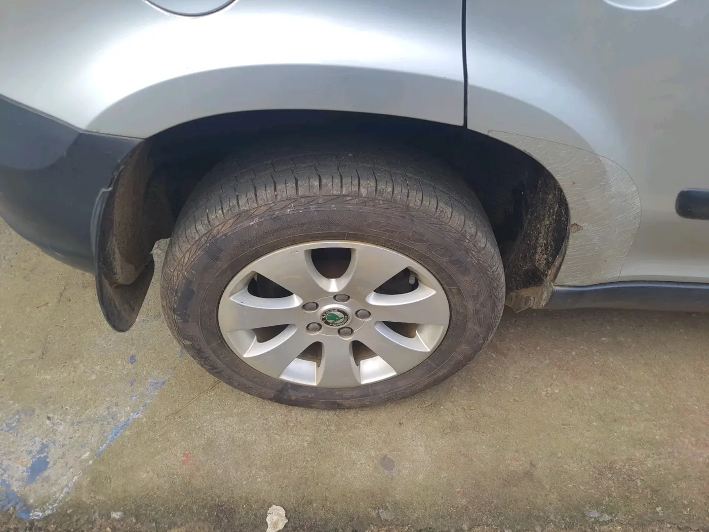 2011 Skoda Yeti ELEGANCE 2.0 TDI CR 4X4, Diesel, Manual, 33,099 km, tyre