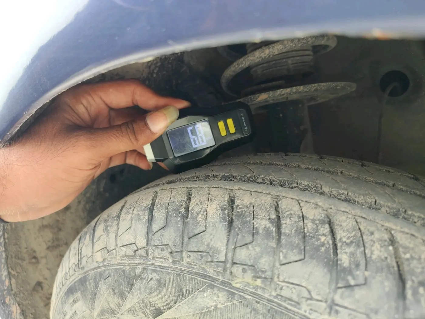 2018 Maruti Dzire VXI AMT, Petrol, Automatic, 81,304 km, tyre