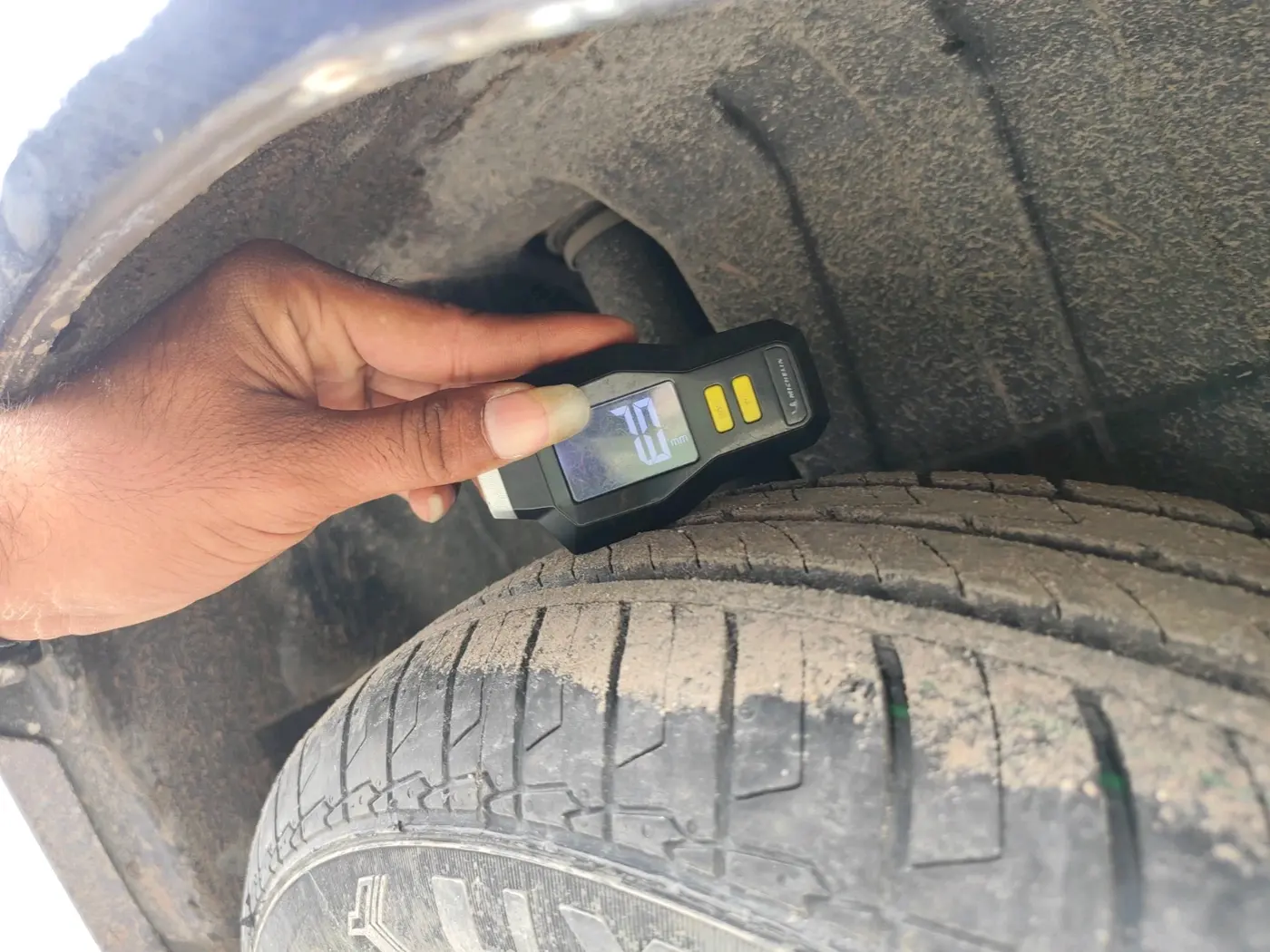 2018 Maruti Dzire VXI AMT, Petrol, Automatic, 81,304 km, tyre