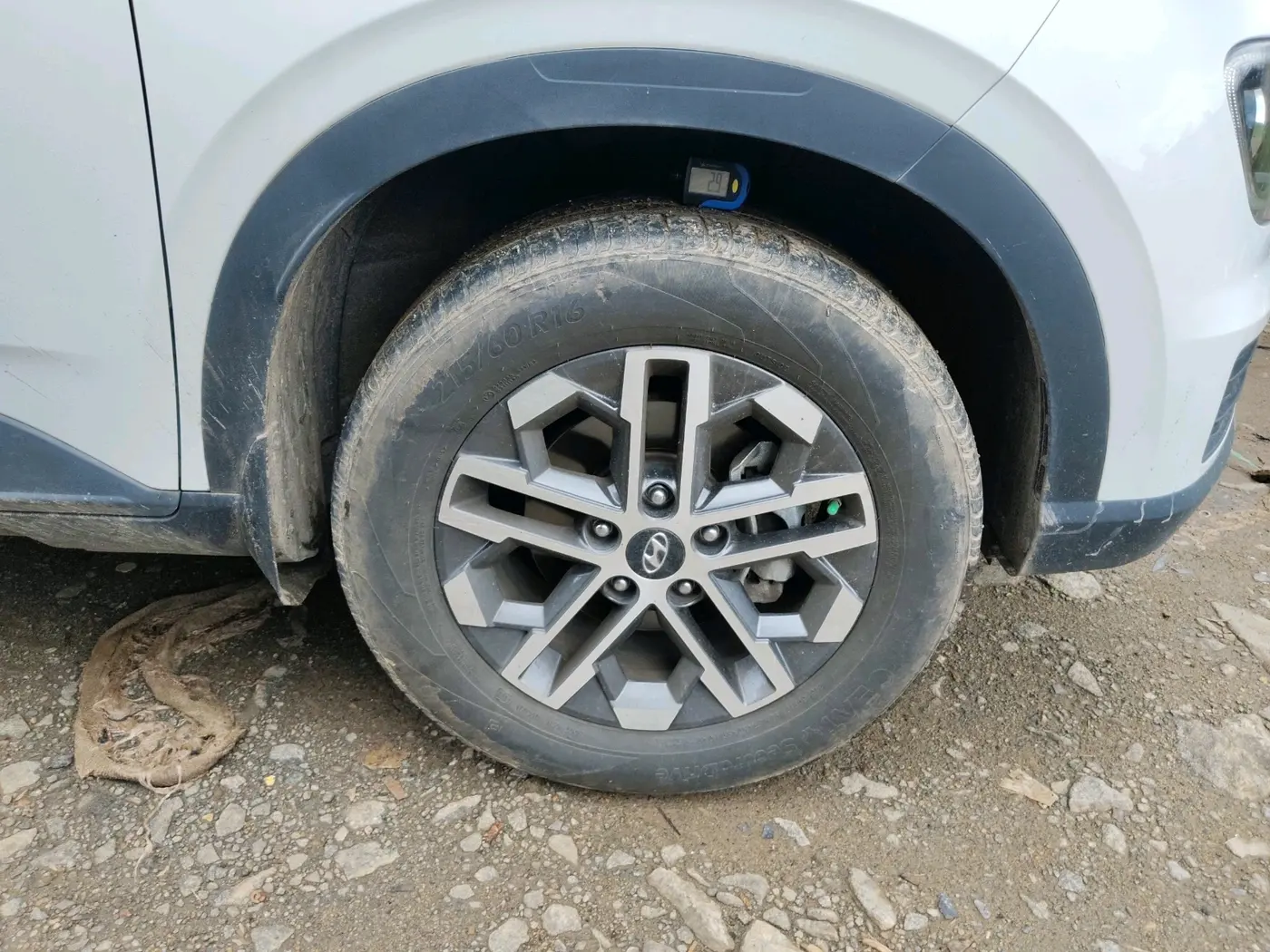 2023 Hyundai VENUE SX (O) 1.0 TURBO DCT, Petrol, Automatic, 28,847 km, tyre