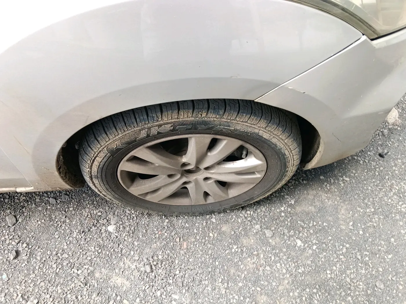 2017 Maruti Ertiga VDI SHVS, Diesel, Manual, 2,11,411 km, tyre