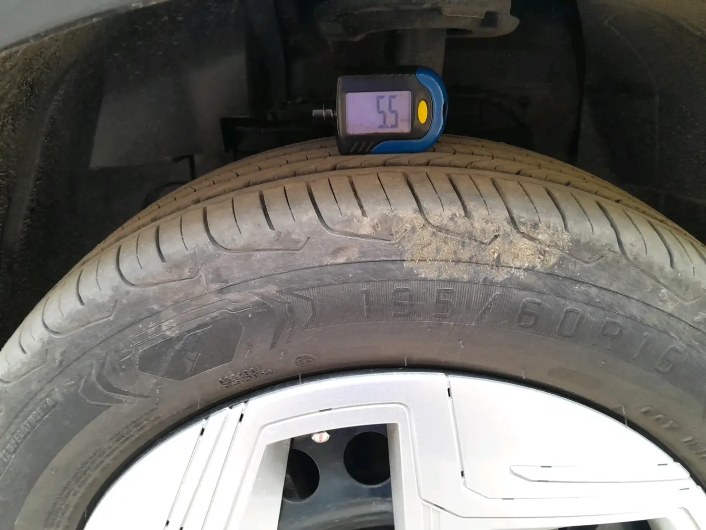 2025 Tata NEXON Pure Plus (S) 1.2 Petrol 6MT, Petrol, Manual, 16,452 km, tyre