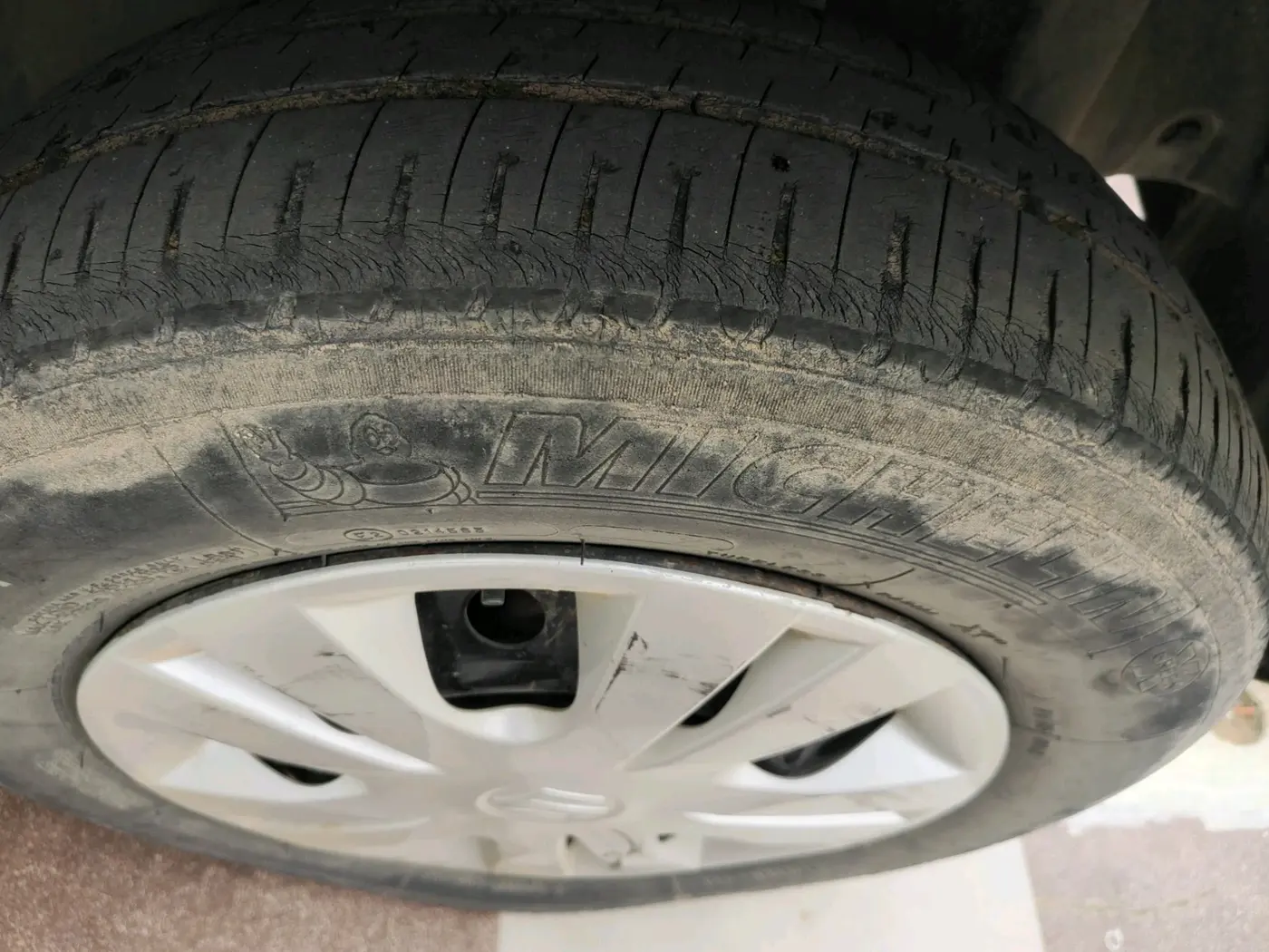 2011 Maruti Swift VDI, Diesel, Manual, 1,11,759 km, tyre