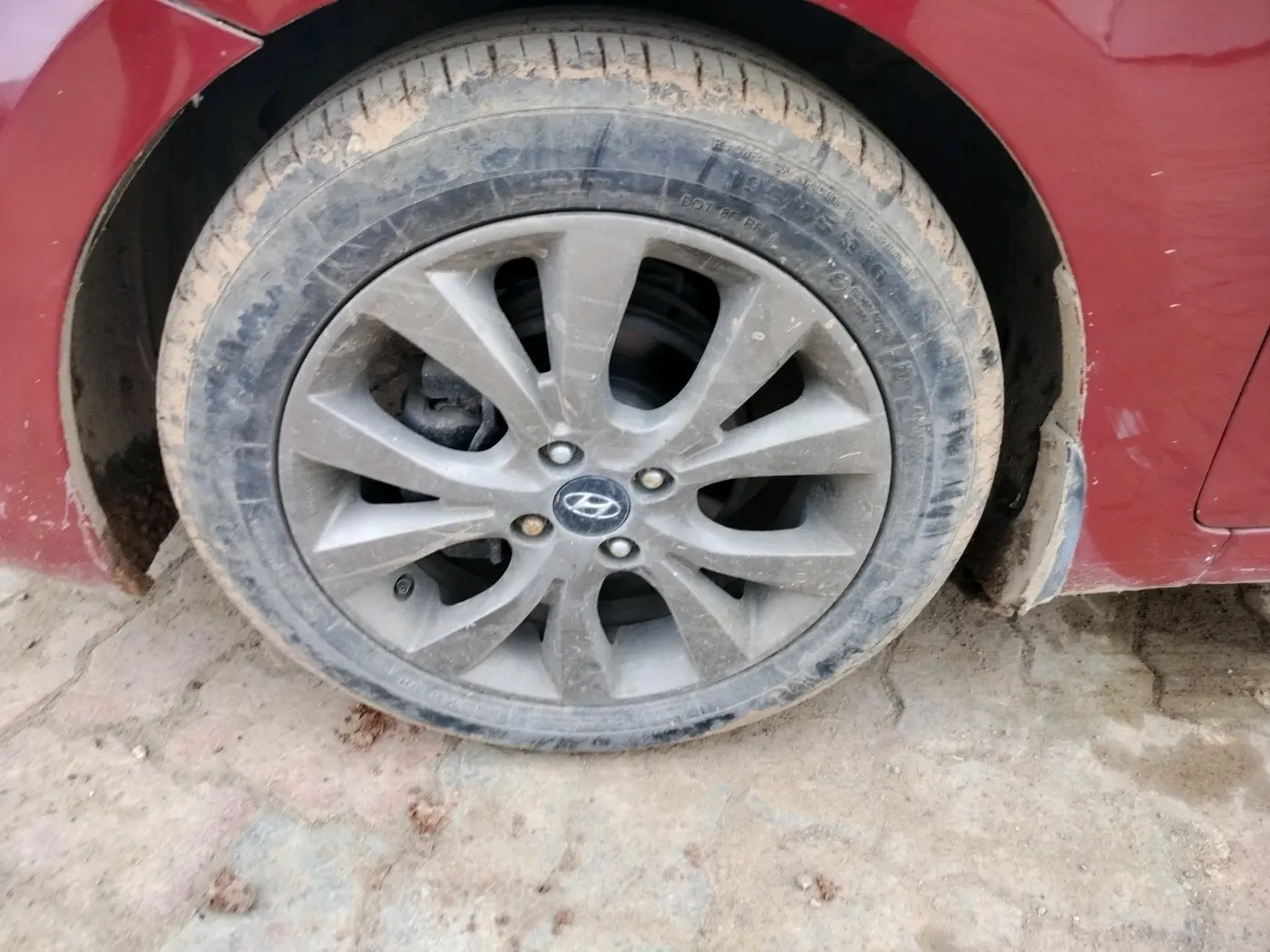 2013 Hyundai Verna FLUIDIC 1.6 VTVT SX, CNG, Manual, 69,465 km, tyre