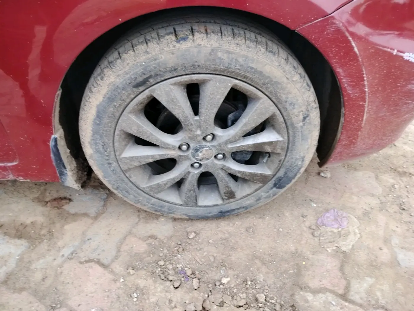 2013 Hyundai Verna FLUIDIC 1.6 VTVT SX, CNG, Manual, 69,465 km, tyre
