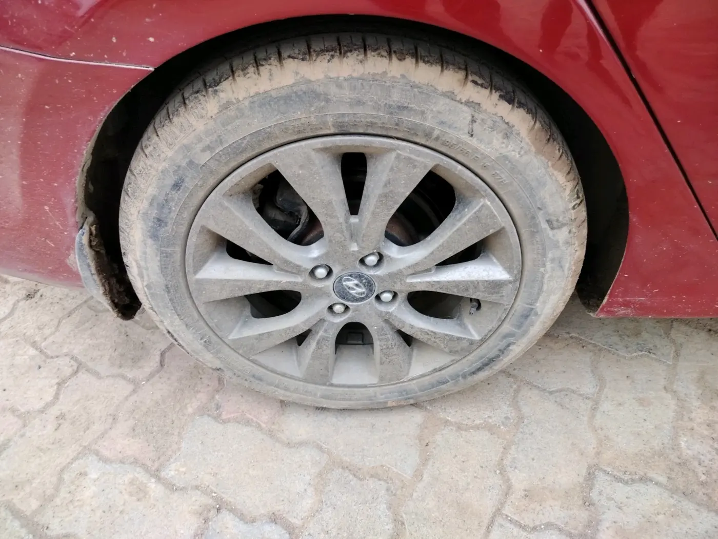 2013 Hyundai Verna FLUIDIC 1.6 VTVT SX, CNG, Manual, 69,465 km, tyre
