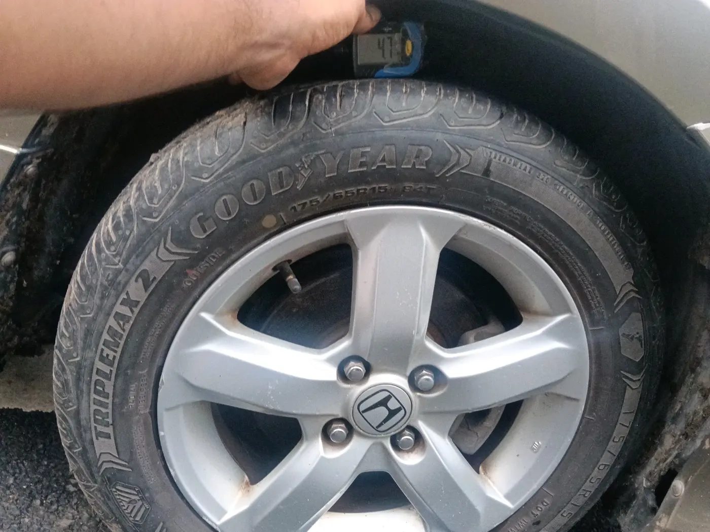 2011 Honda City 1.5L I-VTEC V AT, Petrol, Automatic, 25,476 km, tyre